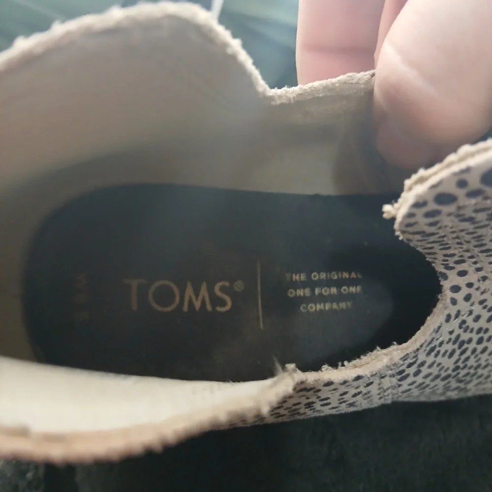 TOMS Wedge Booties 8.5 Cream Black Animal Print Spotted Hair-on-Hide Ankle Boots